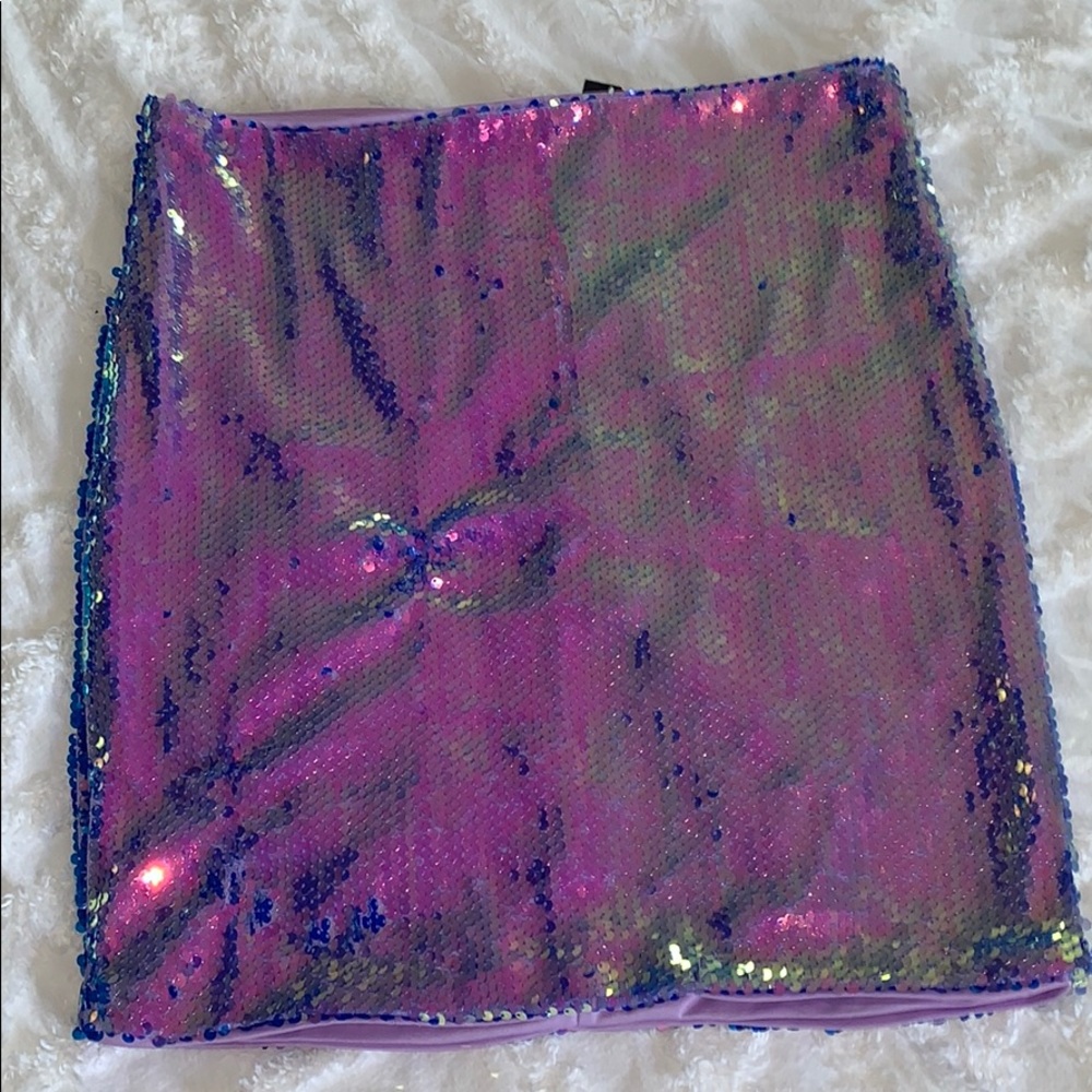 IRIDESCENT SEQUIN MINI SKIRT